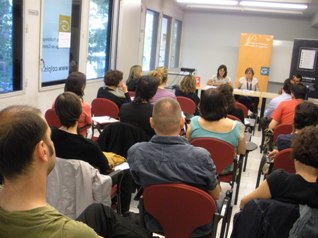 ‘EL PROBLEMA D’EMPRENDRE ÉS QUE ENGANXA’. Parlem d’emprenedoria a una taula rodona, al Col·legi